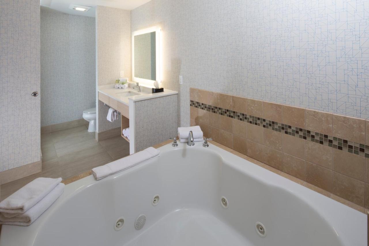Holiday Inn Express Rochester Hills By Ihg Exterior foto