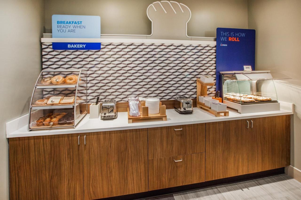 Holiday Inn Express Rochester Hills By Ihg Exterior foto